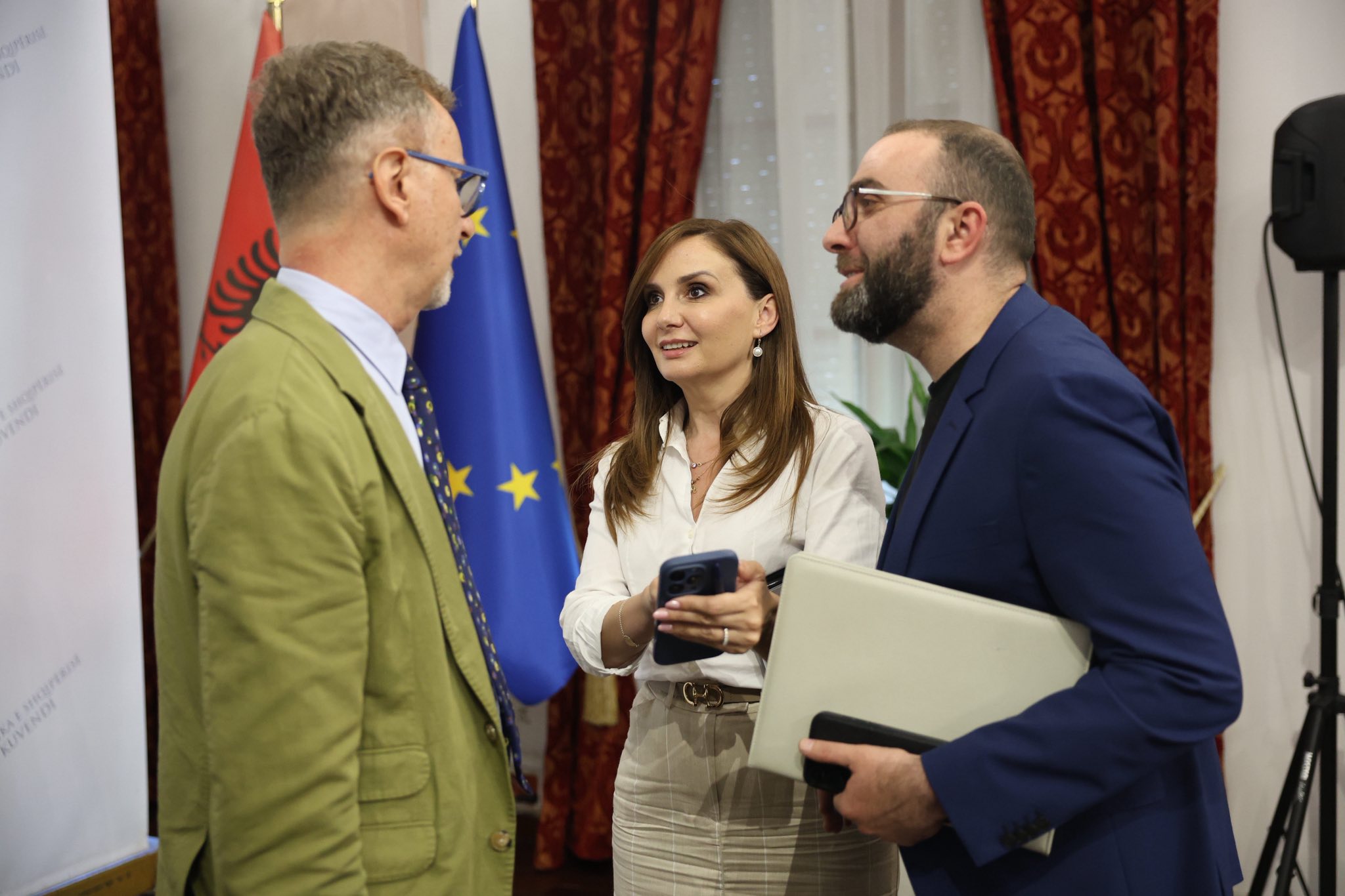 BIRN: Integrimi në BE, mes polarizimit politik dhe mungesës së transparencës