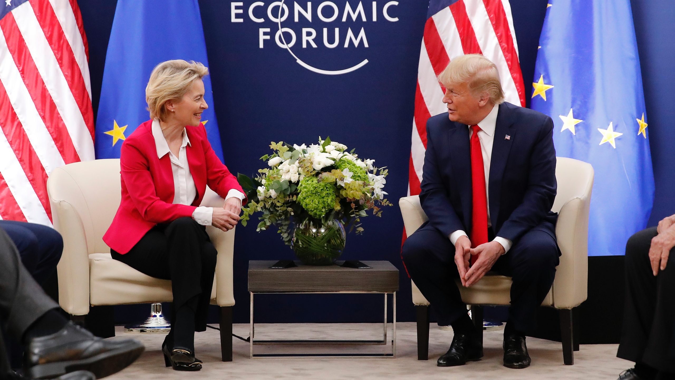 Trump vendosi afat, Von der Leyen pas bisedës telefonike: Të përkushtuar për zbatimin e marrëveshjes me SHBA, po bëhet përparim drejt uljes së tarifave