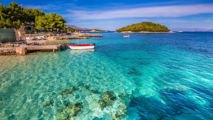 “El Pais”: Sharmi i përjetshëm i Shqipërisë turistike