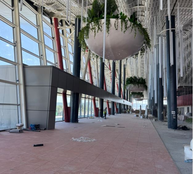 Bllokohet puna në aeroportin e Vlorës