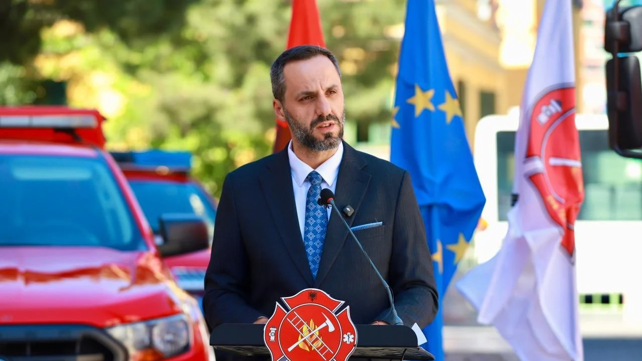 Masat për sezonin veror, ministri Lamallari: Deri në 30 vite burg për zjarrvënësit e qëllimshëm, nuk do të ketë asnjë tolerancë