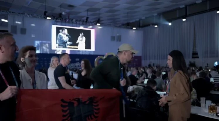 “Ky flamur nuk lejohet këtu”, gazetari tregon incidentin me delegacionin serb në Eurovision
