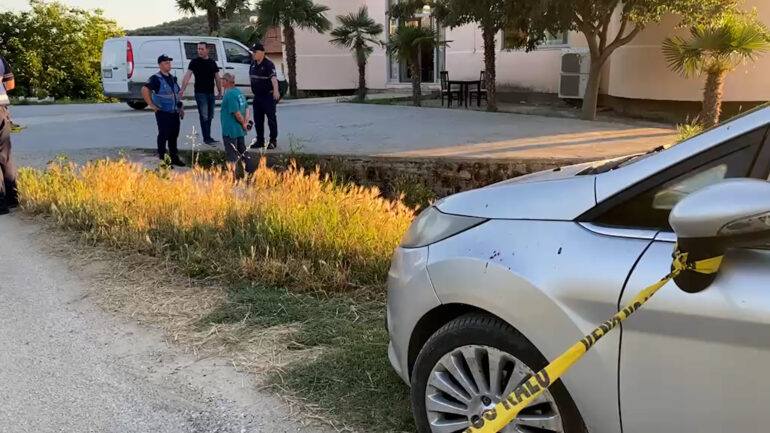 Sherr i dhunshëm, 17-vjeçari godet me thikë 40-vjeçarin