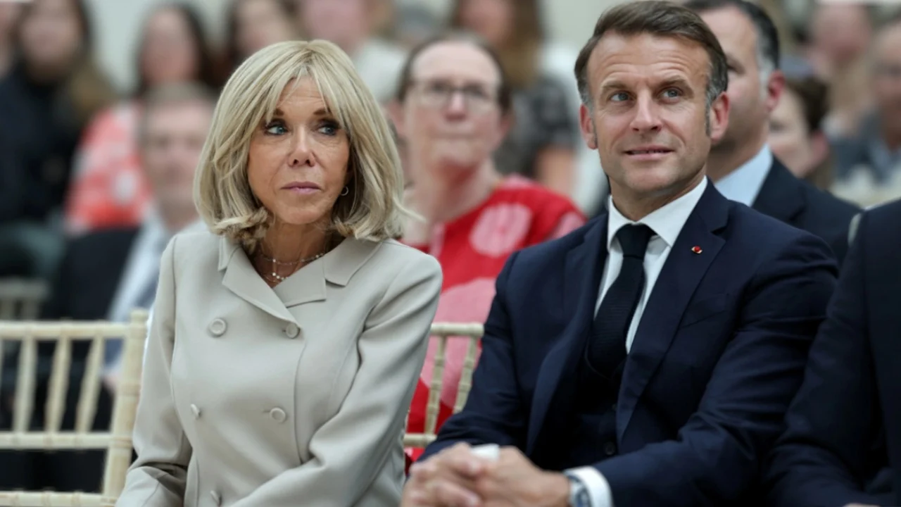 “Je shumë e bukur”/ Mesazhi i Macron për aktoren iraniane, reagon Brigitte: Nuk ia kontrolloj kurrë telefonin