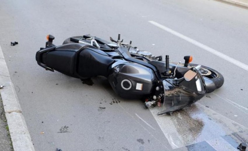 Aksident në Berat, humb jetën drejtuesi i motorit