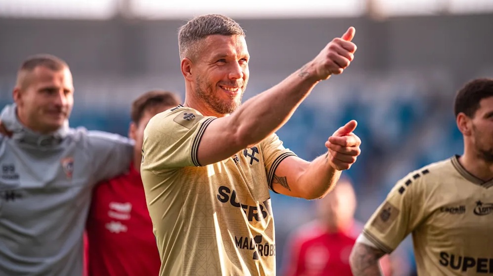 Podolski kërkon të blejë klubin e tij të zemrës