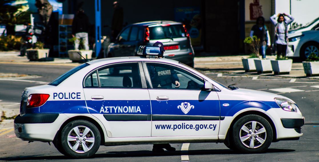 Tragjike në Greqi/ I biri humbi jetën nga një aksident në Kretë, babai ekzekuton autorin: Ky është përgjegjësi për vdekjen e djalit tim