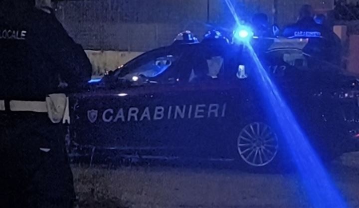 Tentuan të vrisnin me armë dy persona në parkingun e qytetit, arrestohen shqiptari dhe italiani! Të plagosurit një çift kalimtarësh, mister shkaqet