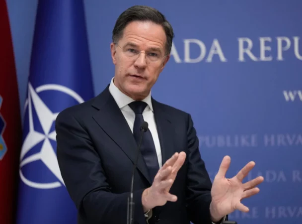 “Po diskuohet krijimi i një strukture të veçantë komande”/ Wall Street Journal: NATO mund të dislokojë deri në 60 mijë trupa pranë kufirit me Rusinë