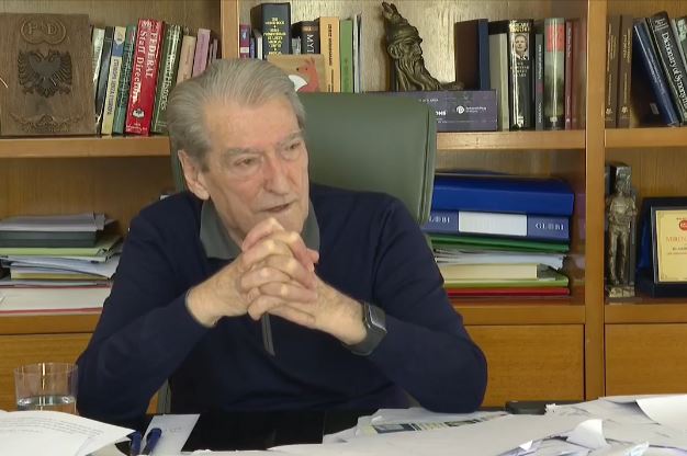 “Në garën e PD-së s’mund të marrin pjesë kandidatë të Ramës”/ Berisha për zgjedhjet: Bënë fushatë kundër partisë! Ne e bëmë hero Salianjin, ai shtronte dreka…