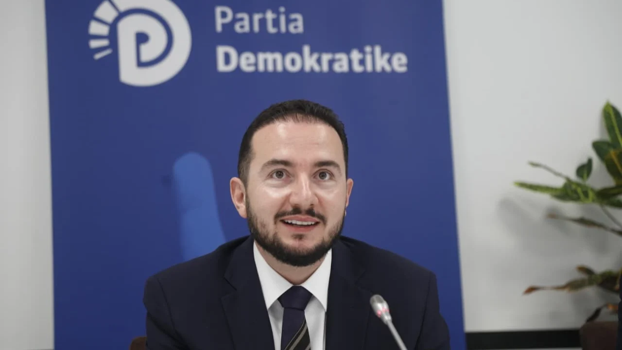 “Garë e kontrolluar nga Berisha”/ Salianji nxjerr videon nga Durrësi: Në referendumin e PD-së votuan vetëm 5 mijë vetë