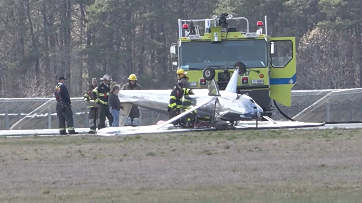 VIDEO/ Avioni privat rrëzohet pak pas ngritjes nga pista në SHBA, piloti shpëton për mrekulli!