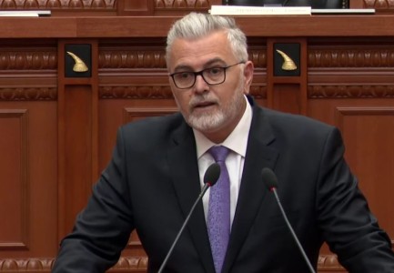 “Keni smirë që vendi të mos bëjë progres”- Debati për raportin e IBAR, ministri i Drejtësisë: Në kemi çuar në Bruksel 8 mijë faqe, ju 8 mijë akuza