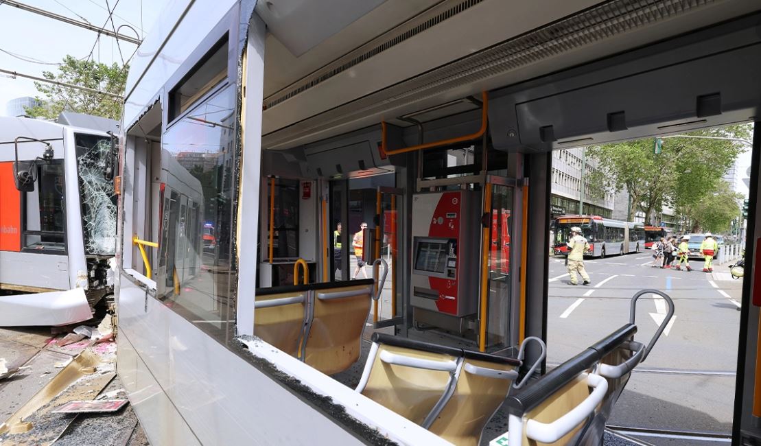 Gjermani, dhjetëra të plagosur nga përplasja ‘kokë më kokë’ e tramvajeve!