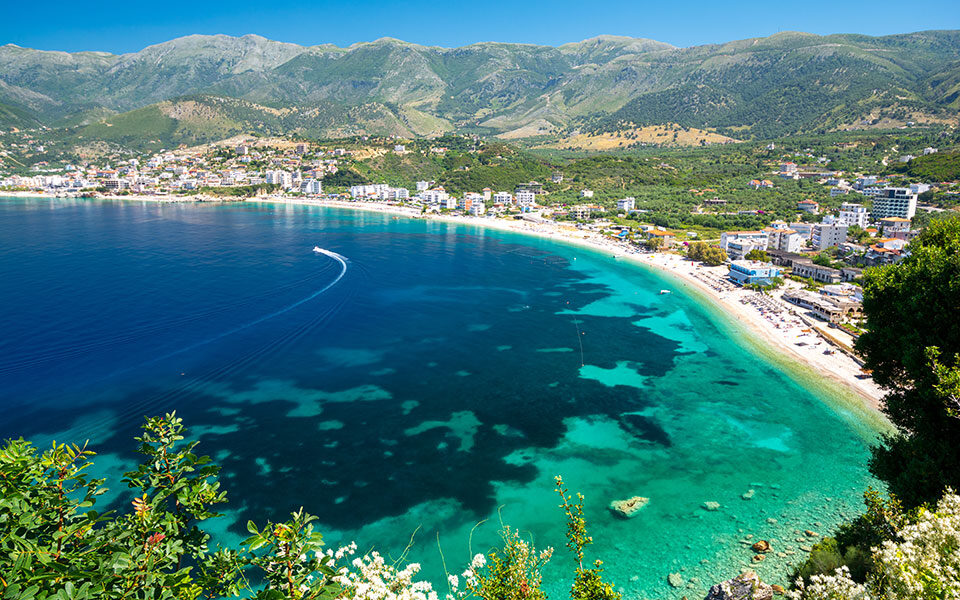 “Conde Nast Traveller” promovon plazhet shqiptare