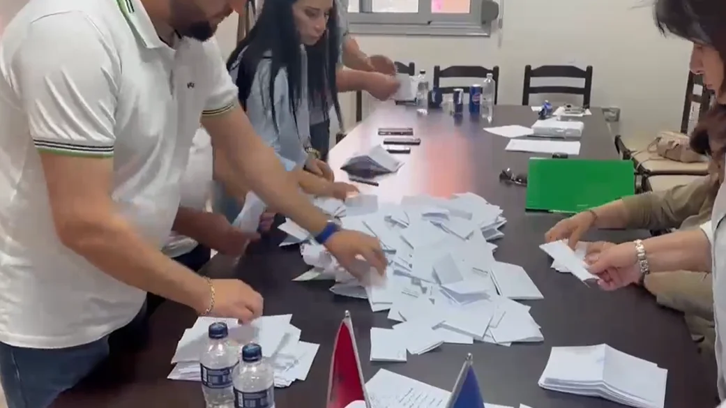 Sali Berisha i vetëm në garë për PD-në, si u ndanë votat në degën e Shijakut