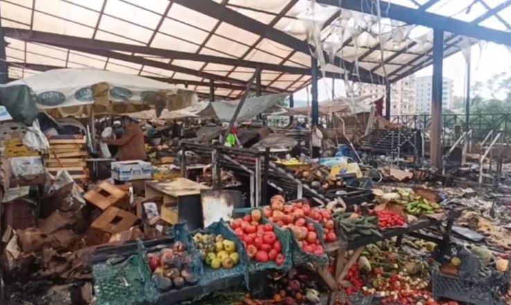 Zjarri në tregun e fruta-perimeve, kamera e sigurisë tradhton dy autorët! Në kërkim durrsaku