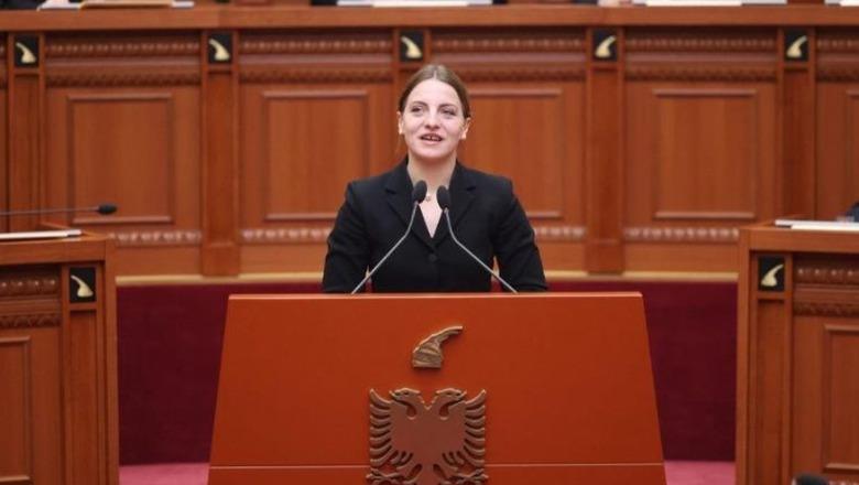 U largua nga grupi i PS-së, Marjana Koçeku zëvendësohet me Erion Malajn në Komitetin e Stabilizim Asociimit