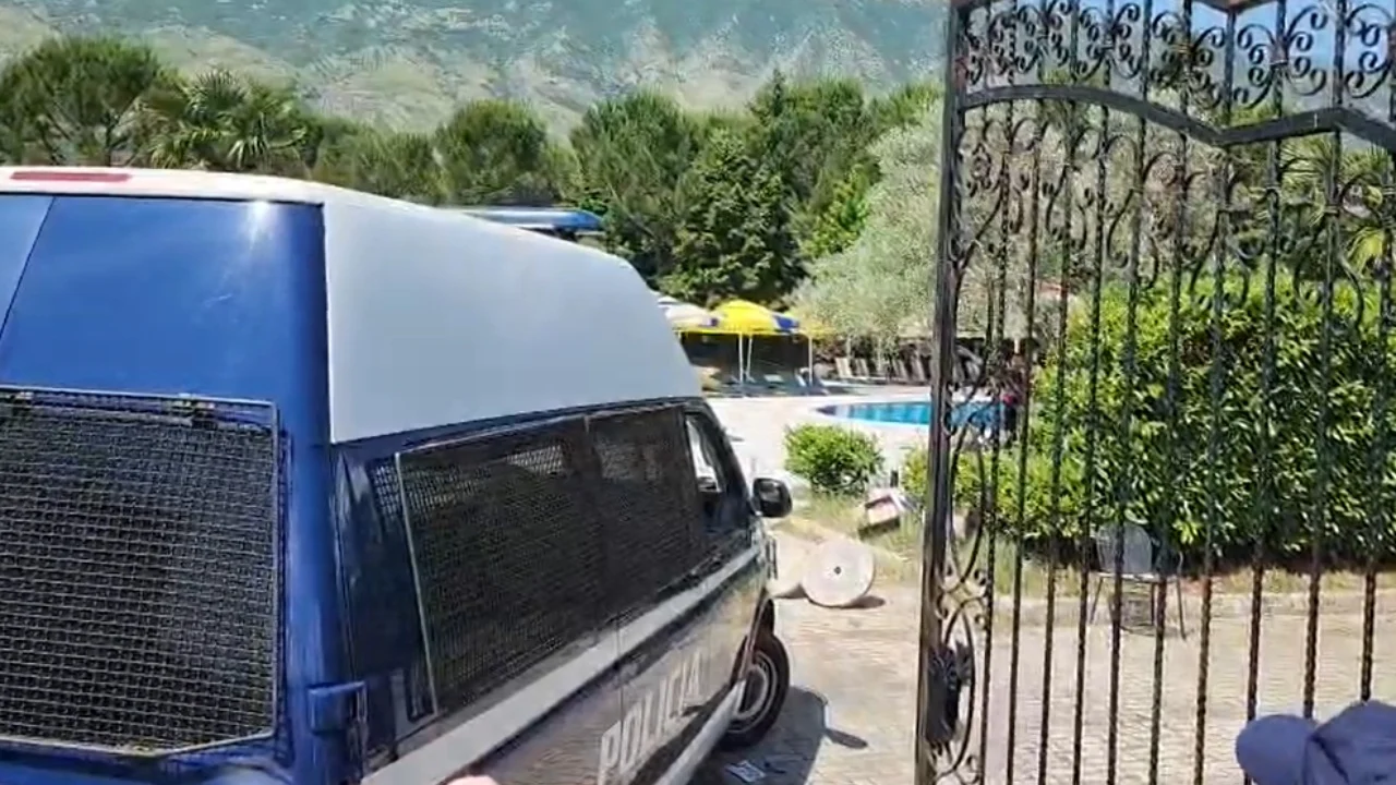 15-vjeçari i mbytur në pishinë, reagon policia: Dyshohet se pësoi infarkt