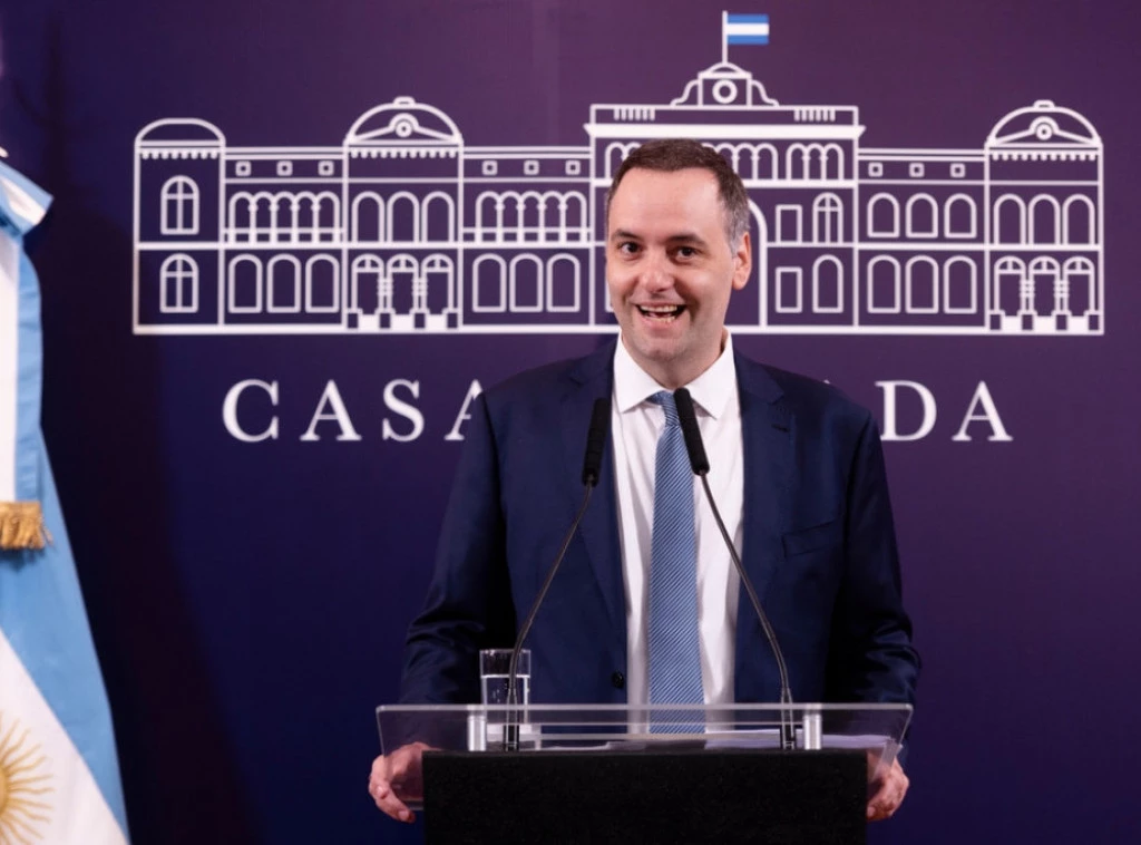 Pas akuzave për korrupsion, dorëhiqet shefi i kabinetit të Presidentit Milei në Argjentinë