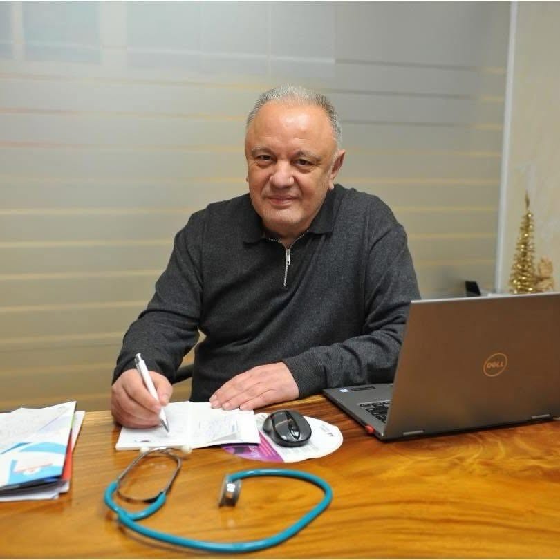 Ndahet nga jeta doktori i njohur pediatër Edi Tushe, mesazhi prekës: Sot tavolina jote mbeti bosh!