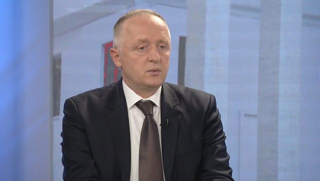 Zgjidhja nga sheshi, politika apo SPAK?