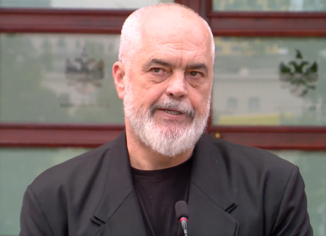 Burgun apo dorëheqje? Rama kapet me gazetarin: Nuk meriton përgjigje