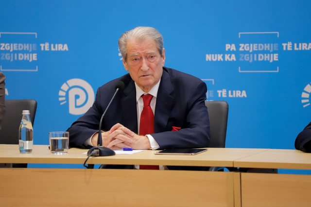 “Rast unik në botë”/ Berisha: Ligji për zonat e mbrojtura i Ramës i heq shtetit përgjegjësinë për mbrojtjen e pasurisë dhe i’a dorëzon privatit