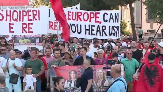 Dita e 19-të e protestës/ Protestuesit marshojnë drejt Kuvendit