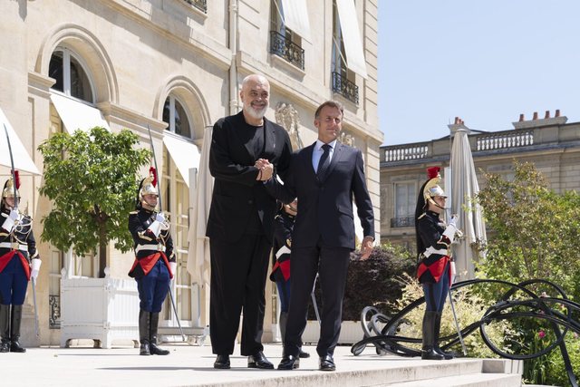 Macron pas takimit me Ramën: Franca riafirmon mbështetjen e saj për integrimin evropian të Shqipërisë
