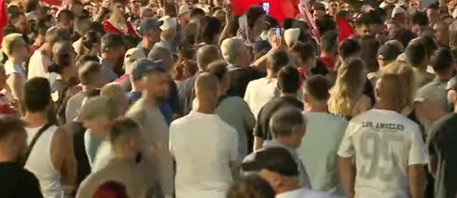 “President qesharak”/ Protestuesi: Zgjodhi të mos fliste, ka frikë nga vota e lirë