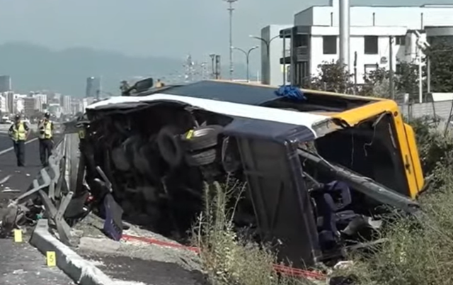 Aksidenti tragjik në autostradën Durrës-Tiranë/ Brataj: Janë 4 të plagosur në sallën e operacionit, mes tyre është edhe një i mitur
