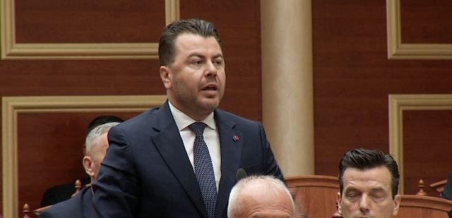 “Sulmuat qytetarët me ujë dhe piper”/ Kapri thirrje Lamallarit: Nga cila luftë hibride rrezikohet Shqipëria?