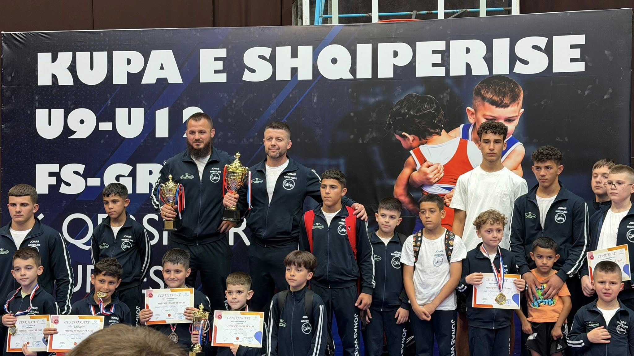 Durrës/ “Jonas Wrestling” shpallet ekip kampion në kampionatin e mundjes U9