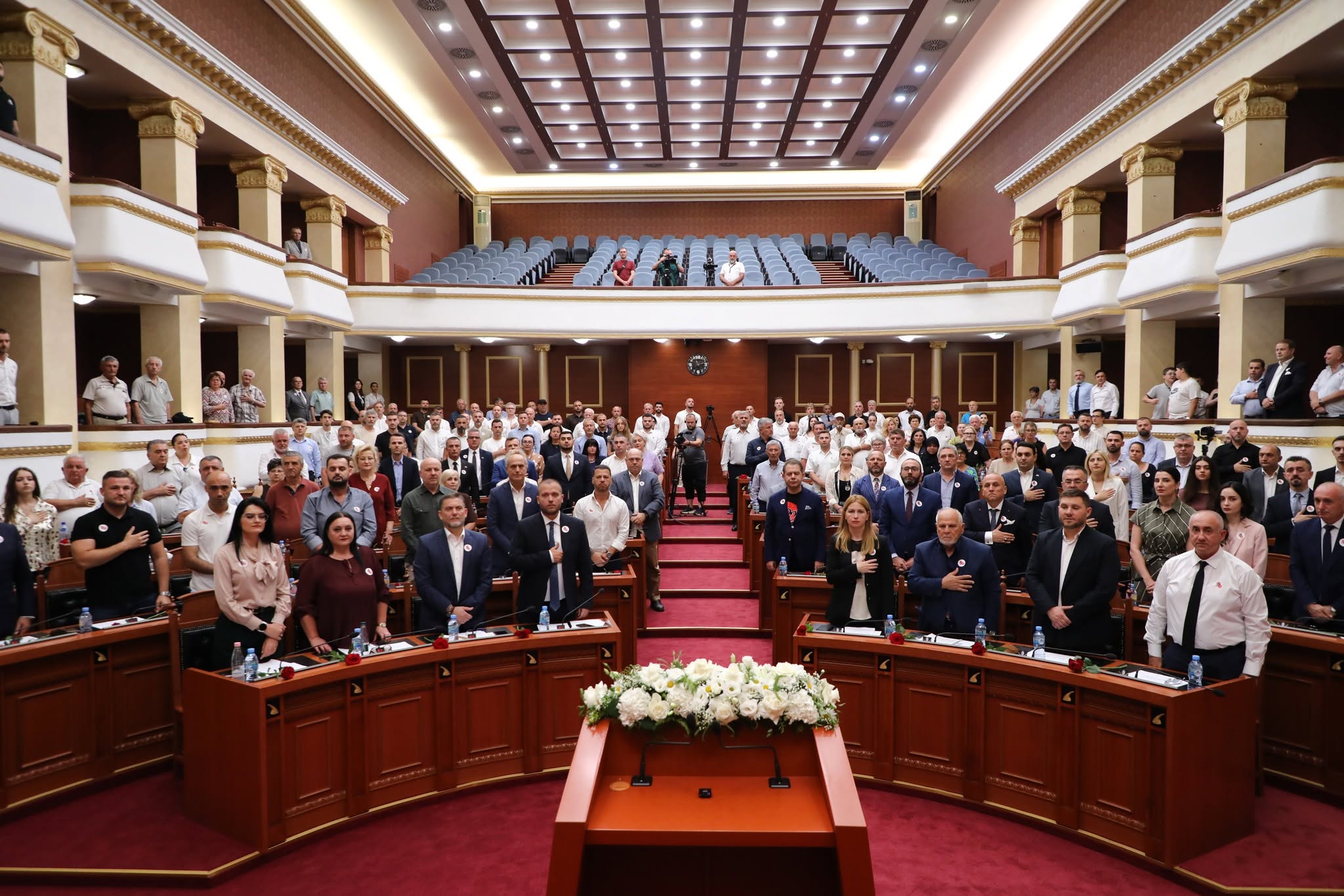 Përkujtohet në Kuvendin e Shqipërisë 82-vjetori i gjenocidit ndaj shqiptarëve të Çamërisë