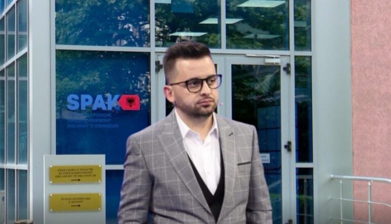 Shkelje e barazisë në tendera dhe shpërdorim detyre! SPAK dërgon për gjykim Erion Isain dhe 11 të tjerë për prokurimet publike të rrugëve