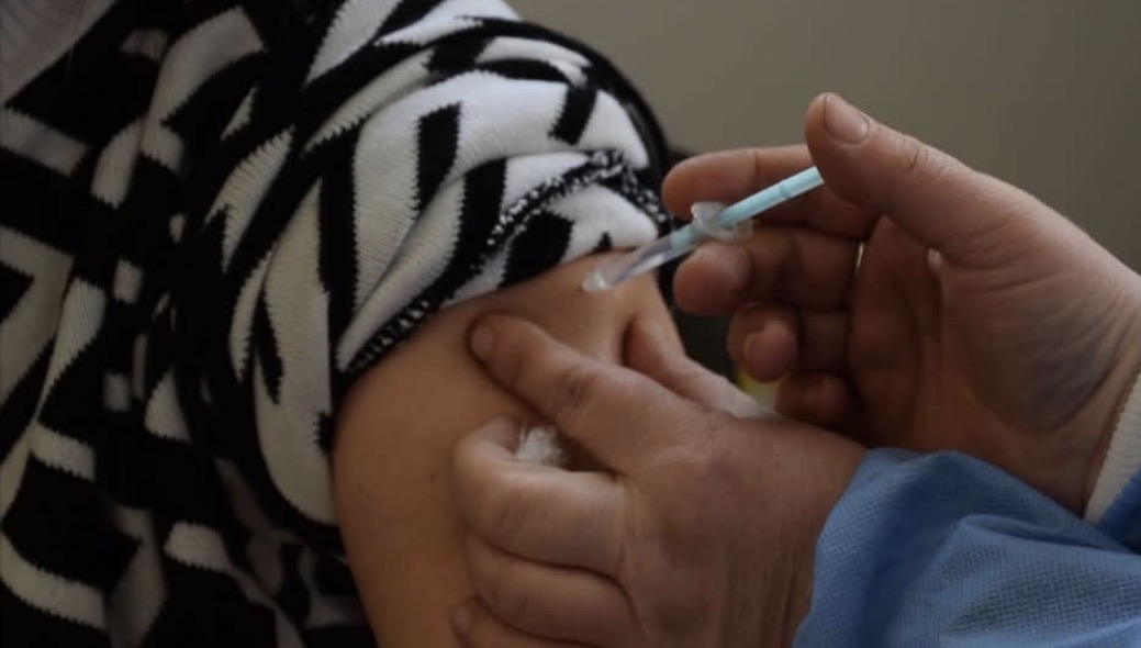 Mbrojtje kundër HPV-së, në Shqipëri nis vaksinimi i djemve 13-vjeçarë