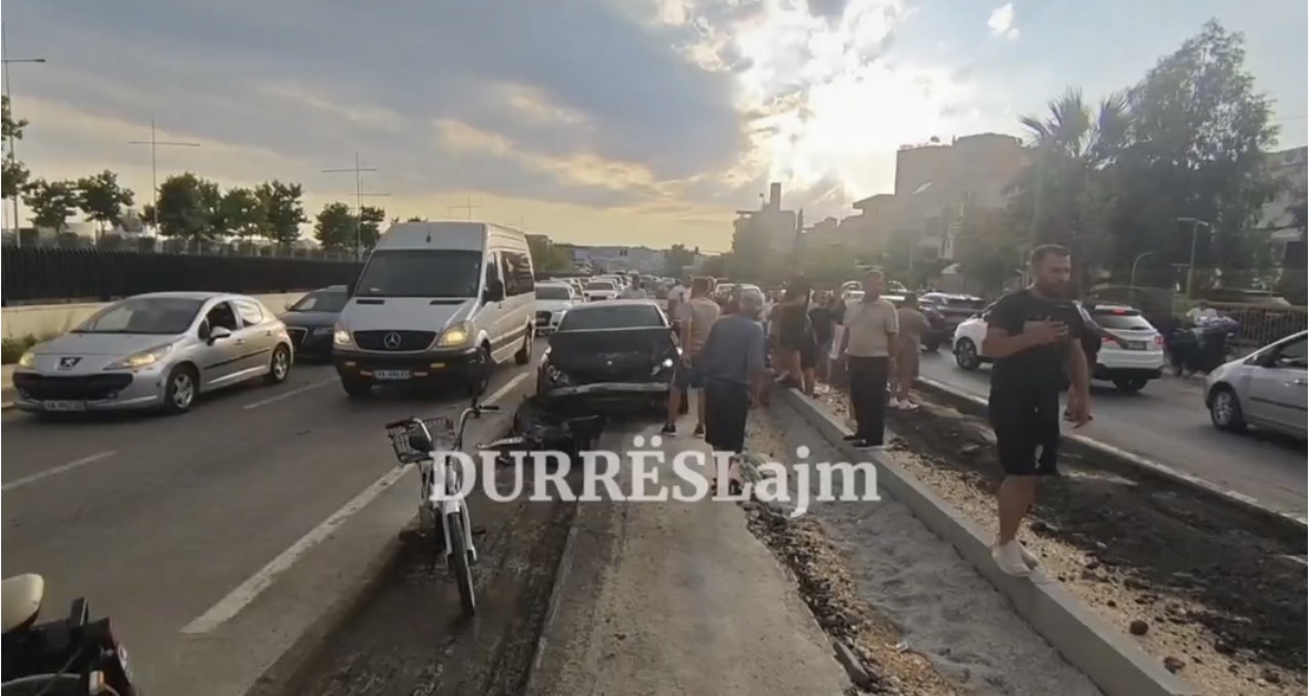 Aksident në Durrës, një person i plagosur (Video)