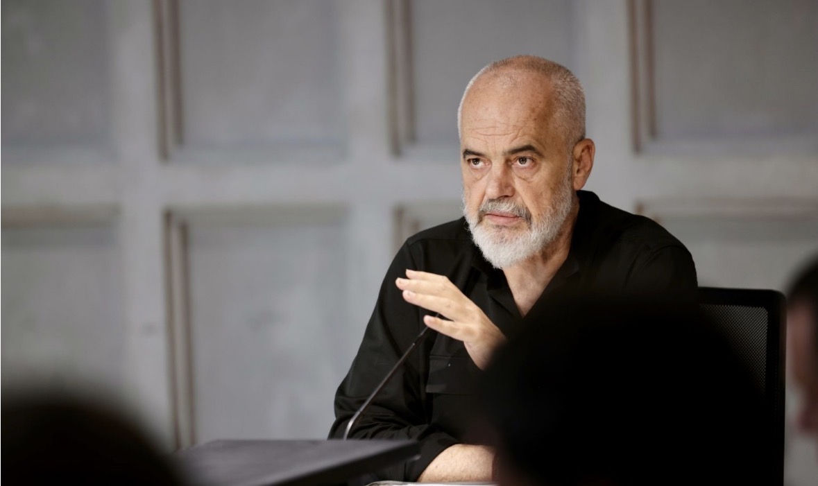 “E duan Shqipërinë shesh për horrllëk e pisllëk”, Rama: Korbat dhe sorrat do dështojnë