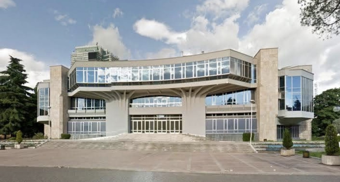 Tjetër kullë në bulevard, Pallati i Kongreseve drejt “rijetëzimit”
