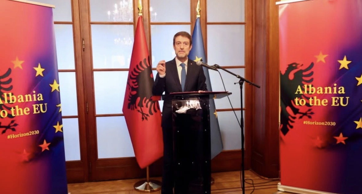 Hoxha pret Kos dhe ekipin e BE në misionin shqiptar në Bruksel: Vlerësimi i IBAR reflekton përpjekjet transformuese