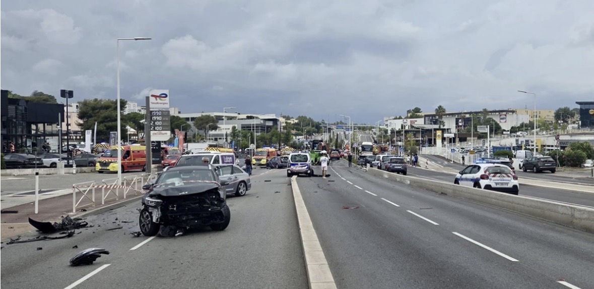 Aksident i rëndë në Francë! Kamioni përplas 23 makina, 37 të plagosur