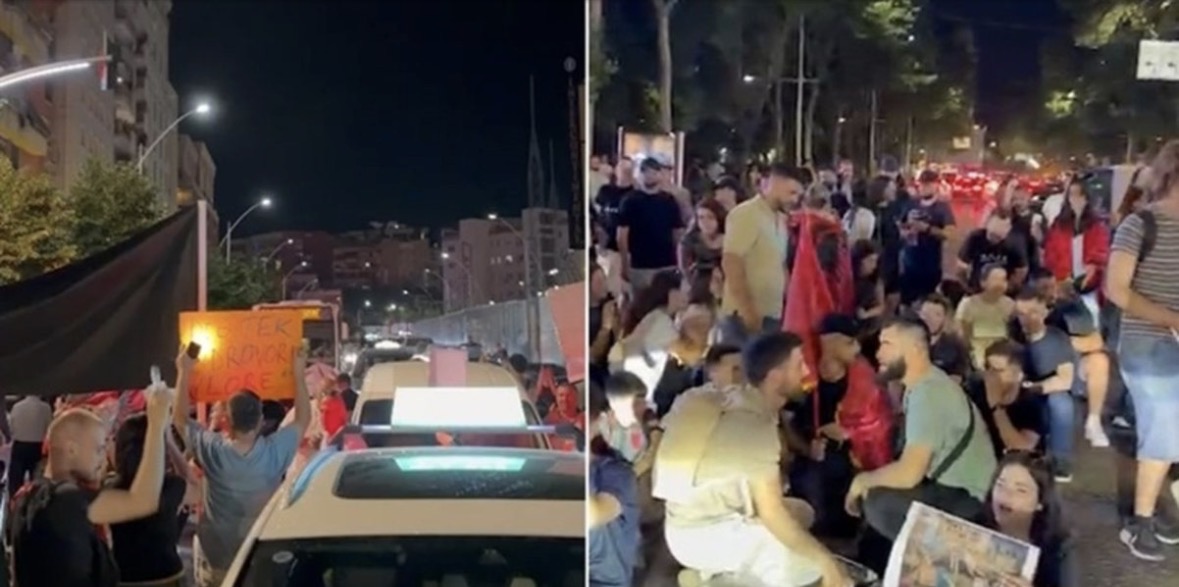 Pas tubimit para Kryeministrisë, protestuesit ‘zbarkojnë’ përballë Partisë Socialiste 