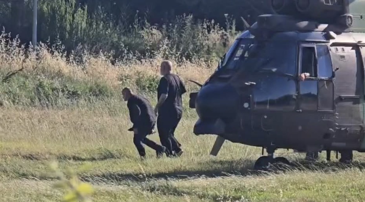 Rama mbërrin me helikopter në Vlorë, pritet të takohet me banorët e Zvërnecit