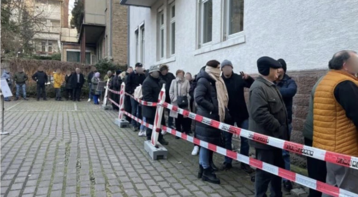 Një ditë para zgjedhjeve në Kosovë, sot vendos diaspora në 30 misione diplomatike