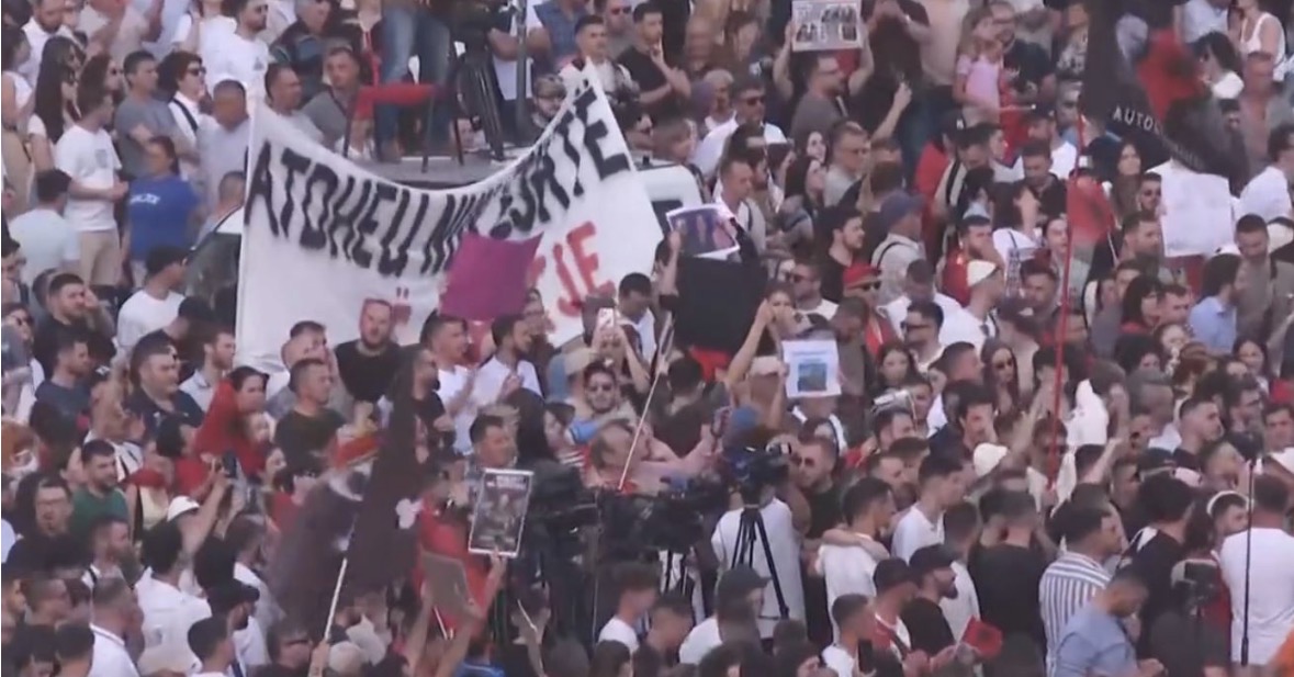 Protestuesit thërrasin tubim mbarëkombëtar më 10 qershor në Tiranë