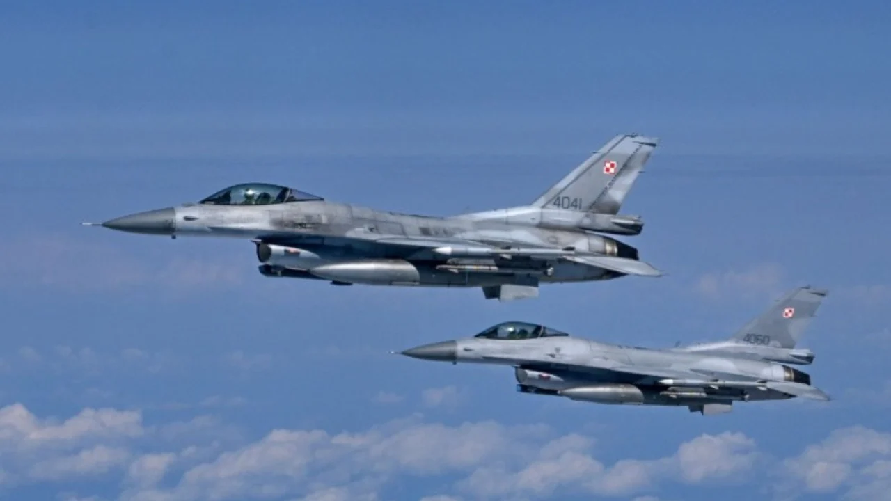 Sulmet ruse pranë kufirit shkaktojnë alarm, Polonia ngre avionët luftarakë