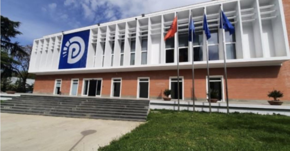Të rinjtë e PD-së thirrje qytetarëve: Të bashkohemi në protestë çdo ditë për familjen dhe kombin