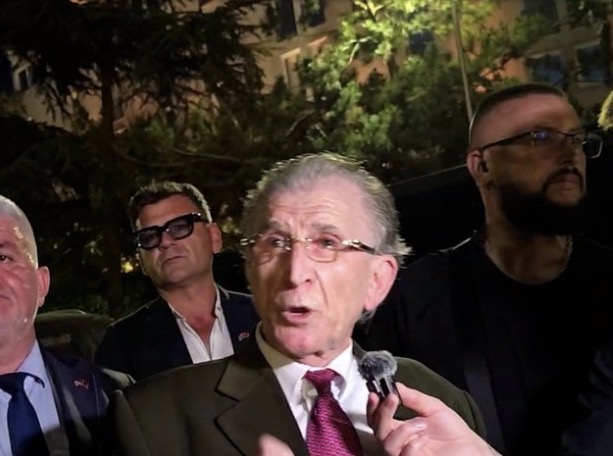 “Do t’i heqim zvarrë në sheshin ‘Skënderbej’!” / Deklarata shokuese e Pilinçit: Kemi listën me 85 gazetarët dhe analistët që do arrestohen 