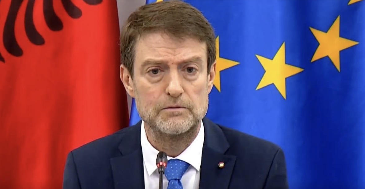 Ministri i Jashtëm: Protestat në Shqipëri nuk e shqetësojnë BE-në, nivel i lartë i lirisë së shprehjes